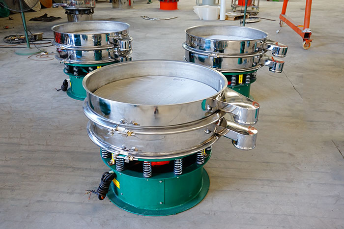 玉米淀粉丝瓜视频黄片地址分机的特点：产品的振动频率高，振幅大，可筛分物料比较广泛，采用304不锈钢材质，对于物料筛分有一定的优势。