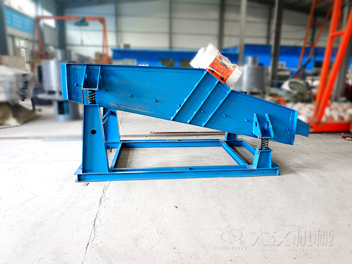 振动脱水筛主要用于选煤，选矿等大型的筛选行业中。